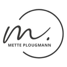 Logo med et m, en cirkel rundt og teksten Mette Plougmann